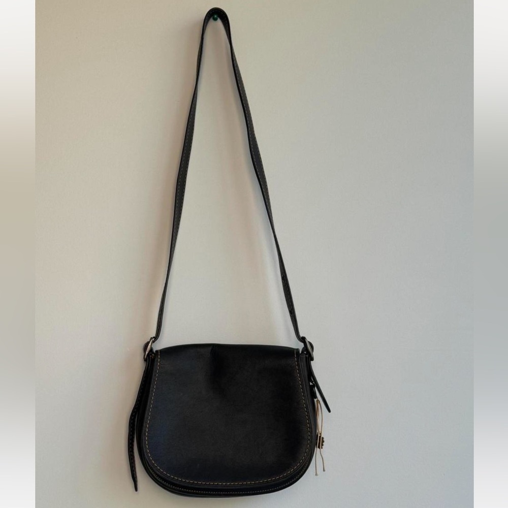 Beautiful Coach black leather crossbody bag